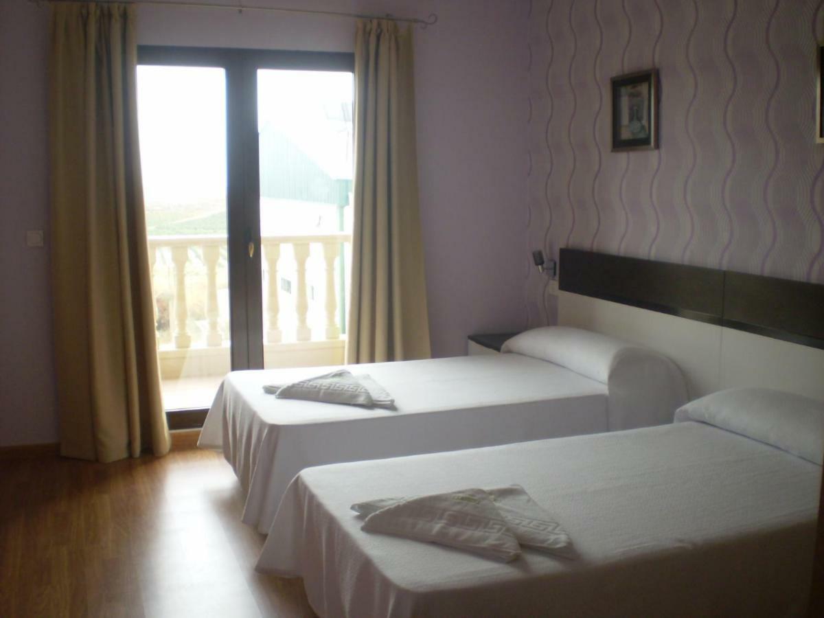 Hotel Gardu Montealegre del Castillo Esterno foto
