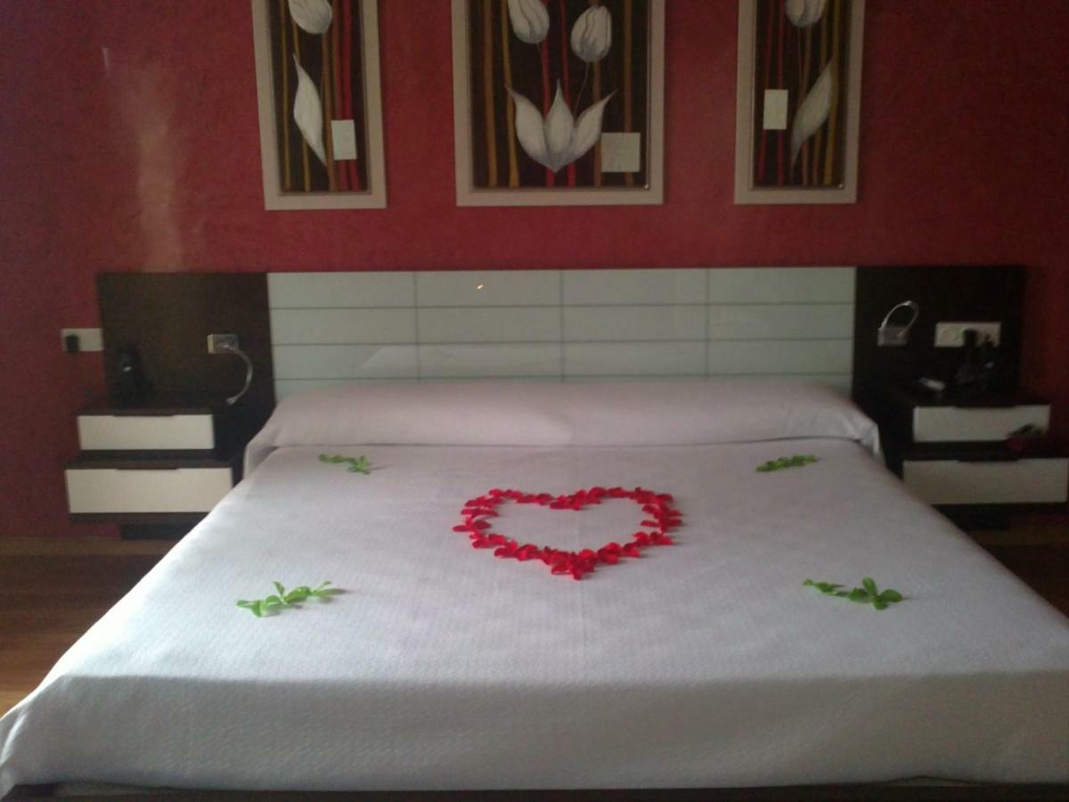 Hotel Gardu Montealegre del Castillo Esterno foto